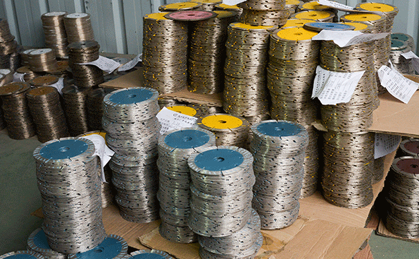 邊緣燒結(jié)金剛石鋸片該如何選擇刀頭部分？