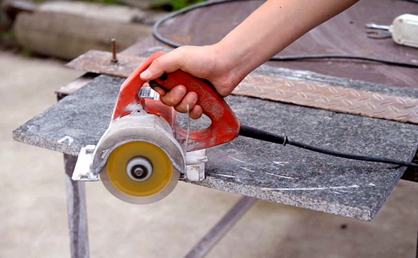 金剛石圓鋸片切割機(jī)有哪些分類呢？千萬別買錯(cuò)了！