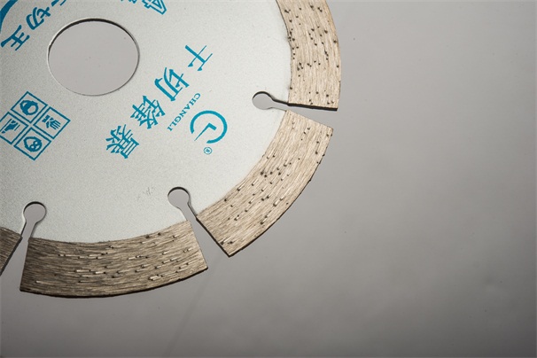 石材鋸片在不同的應(yīng)用階段應(yīng)該使用哪些石材機(jī)械呢？