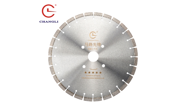 你知道為什么混凝土鋸片掉刀頭嗎？原因在這里！