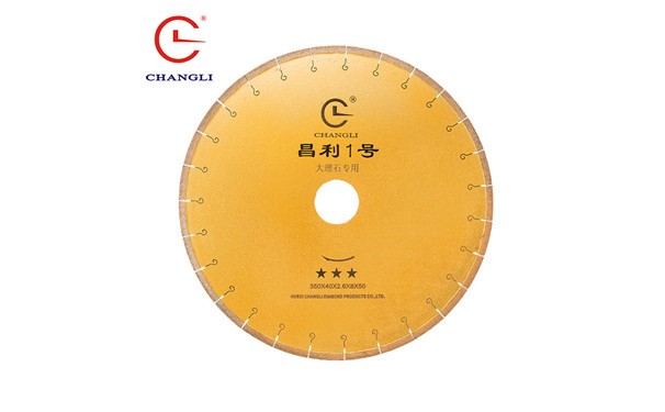 如何挑選到質(zhì)量好、顏值高的大理石切割片加工的大理石瓷磚呢？